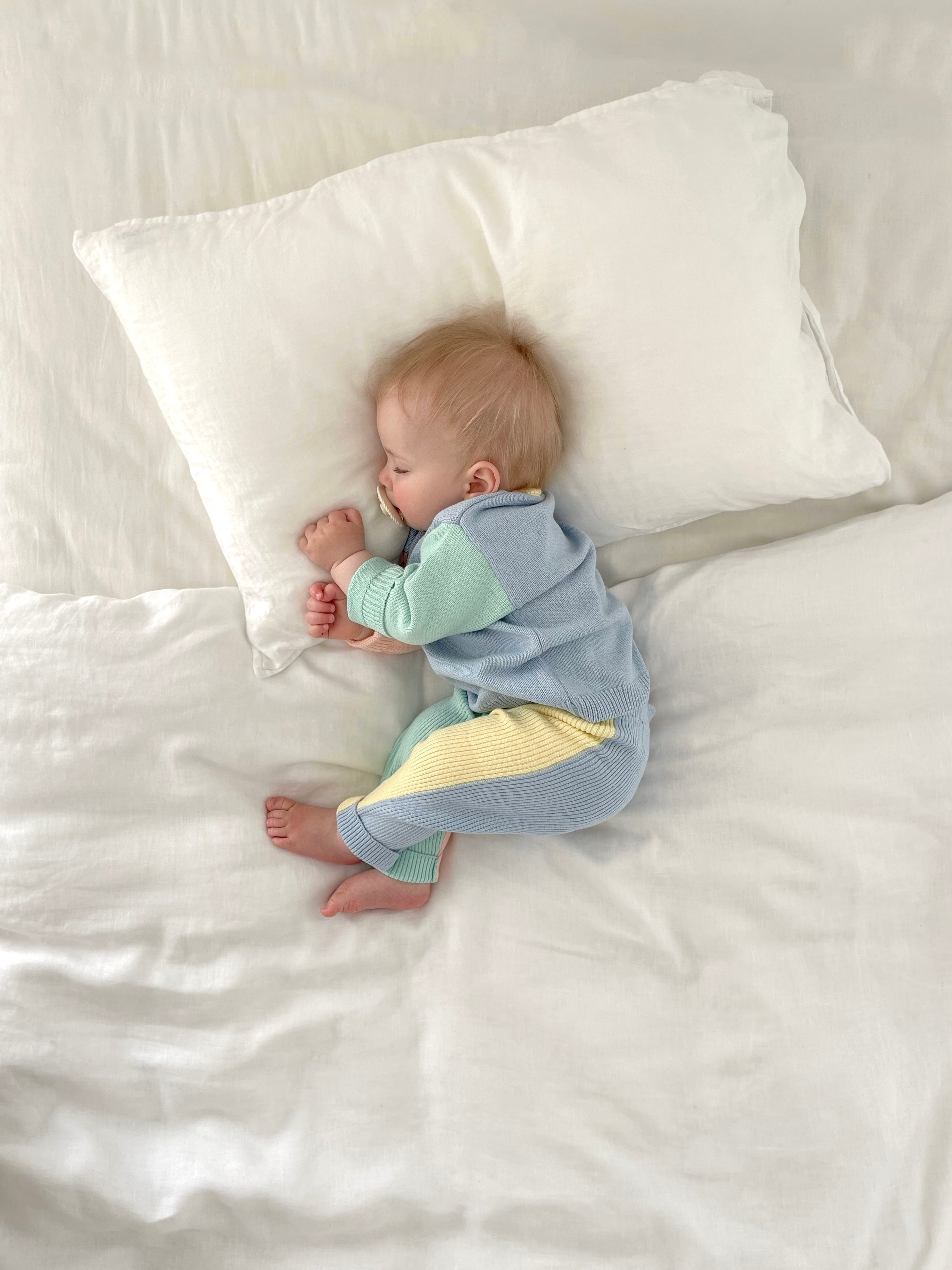 Knit Pullover and Matching Knit Pants Set - Pastel Colourblock